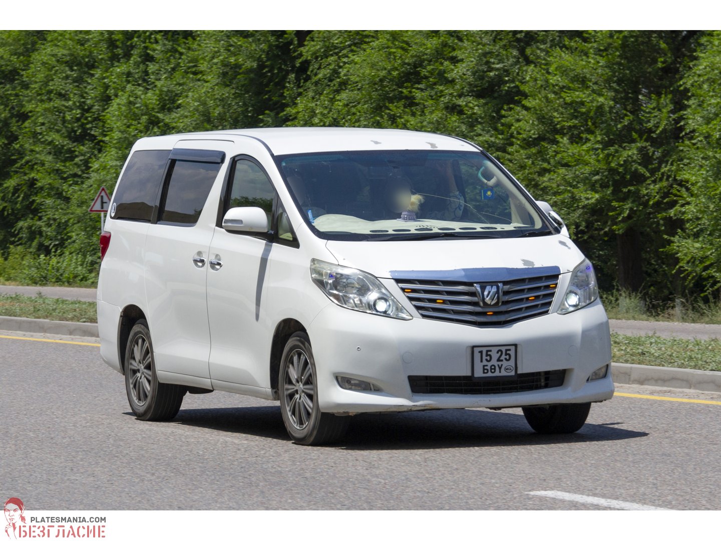 1525 БӨҮ, Toyota Alphard 2nd gen (AH20), 2008–2015