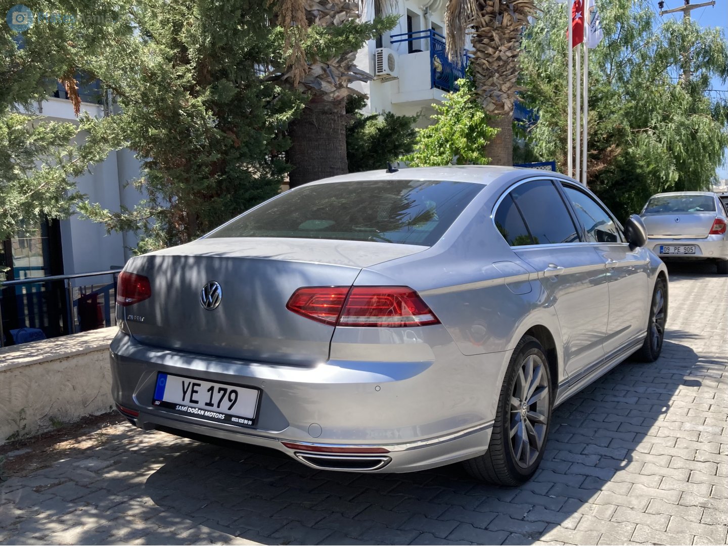 YE 179, Volkswagen Passat 