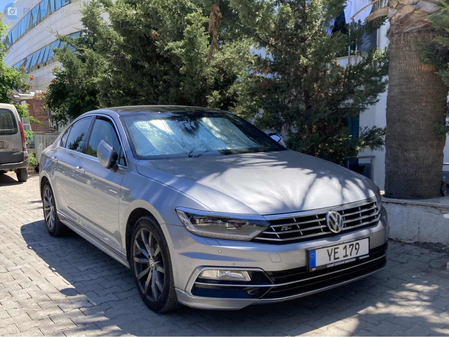 YE 179, Volkswagen Passat 