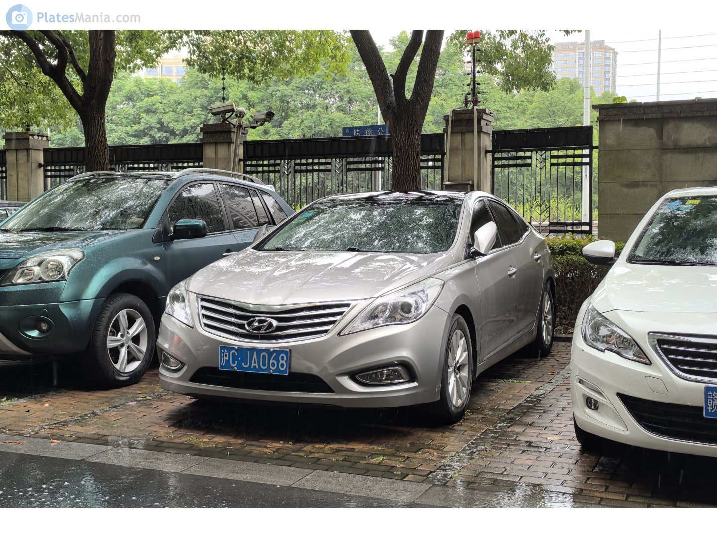 沪C·JA068, Hyundai Azera 2nd gen (HG), 2011–2017
