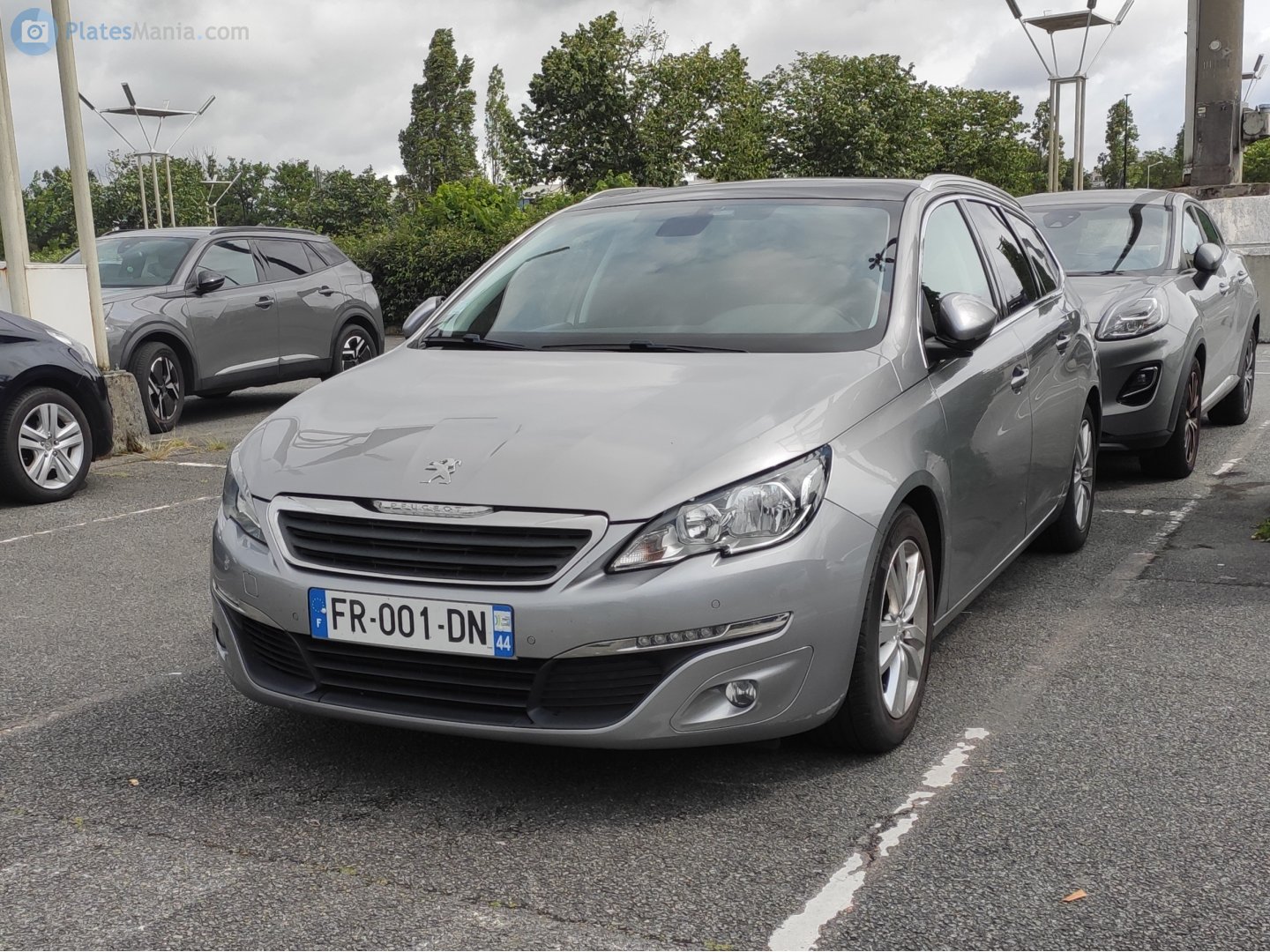 FR-001-DN, Peugeot 308 2nd gen SW Wagon (T9), 2014–2021