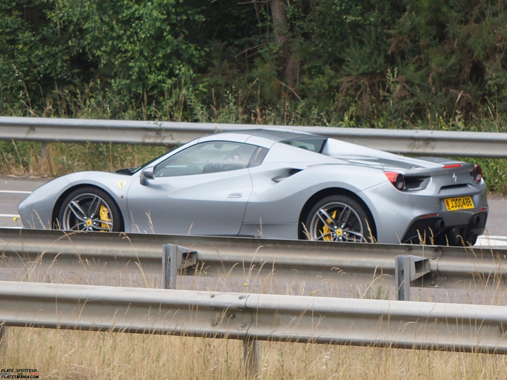 J300488, Ferrari 488 1st gen Spider (F142M), 2015–2019