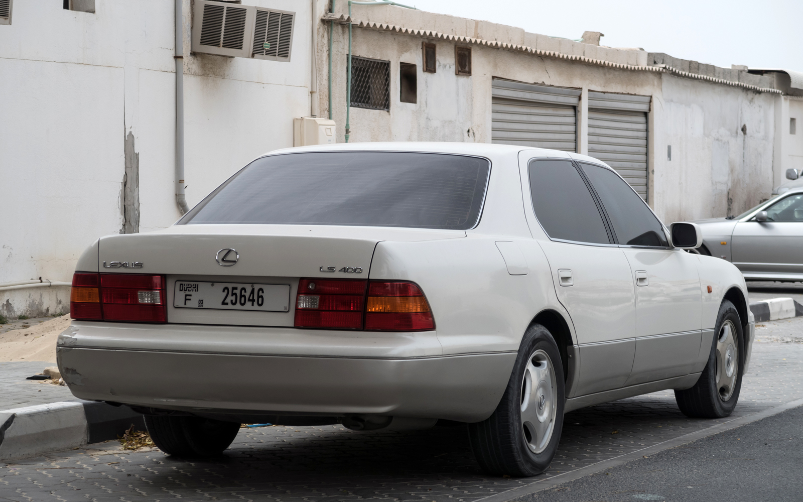 F 25646, Lexus LS 2nd gen (XF20), 1994–2000