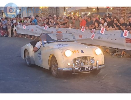 AL-47-93, Triumph TR2