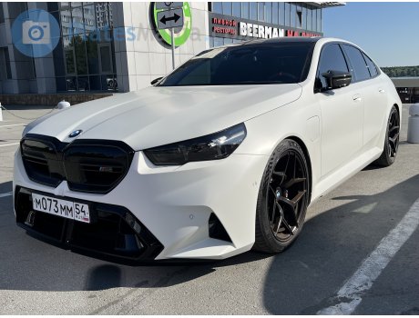 м073мм54, BMW M5