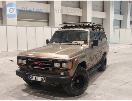 38 EU 263, Toyota Land Cruiser