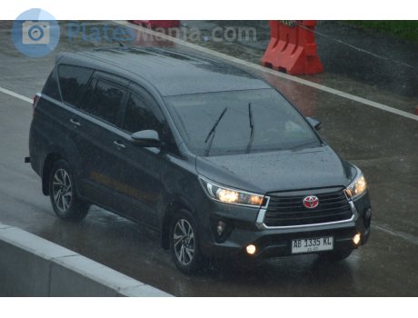 AB 1335 KL, Toyota Innova