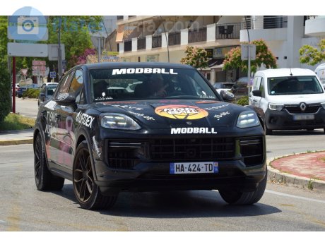 HA-424-TD, Porsche Cayenne
