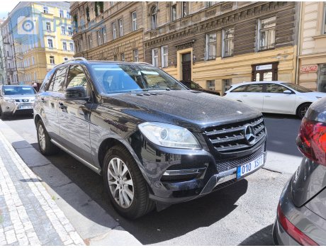 010 XS77, Mercedes-Benz M-Klasse