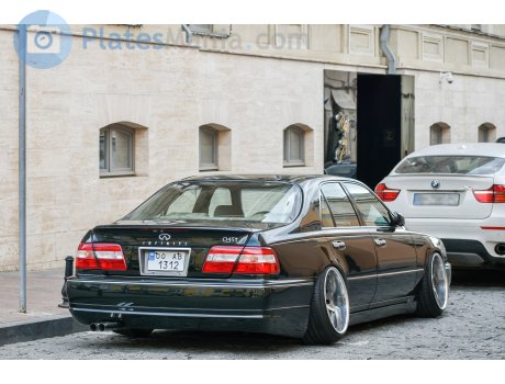 OO 1312 AB, Infiniti Q45