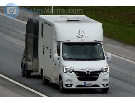 35 ZSC, Renault Master