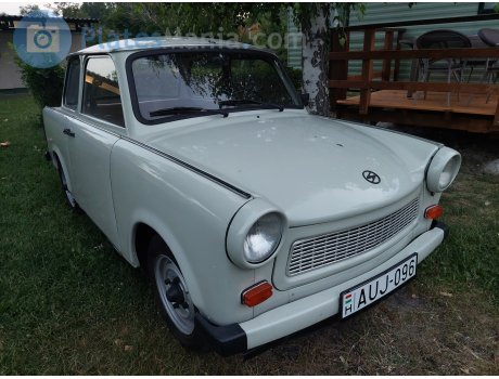 AUJ-096, Trabant 601