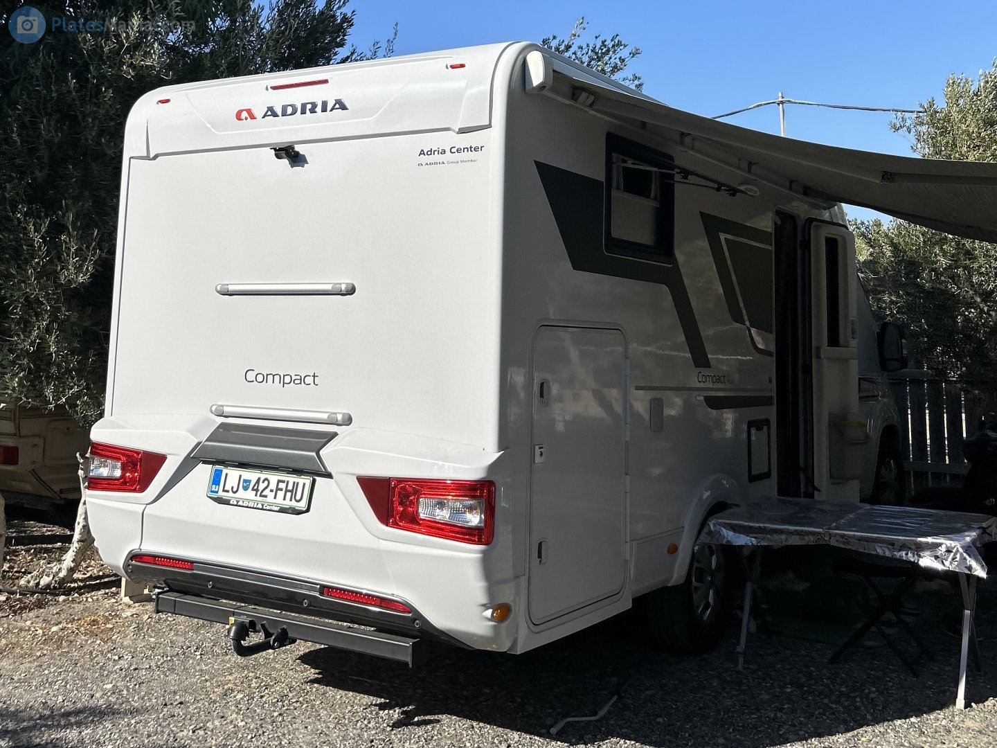 LJ 42-FHU, Adria Compact 