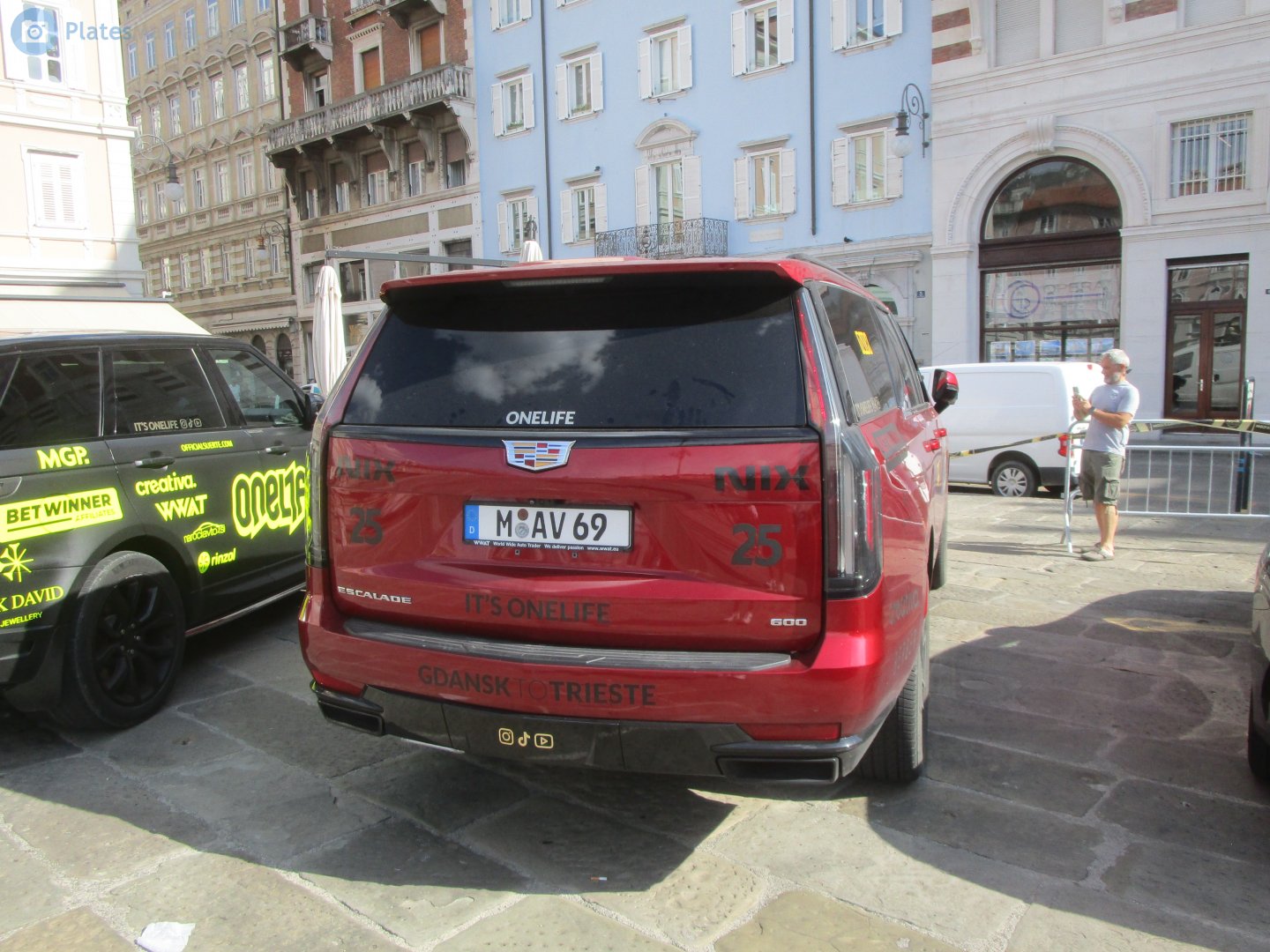 M AV 69, Cadillac Escalade 