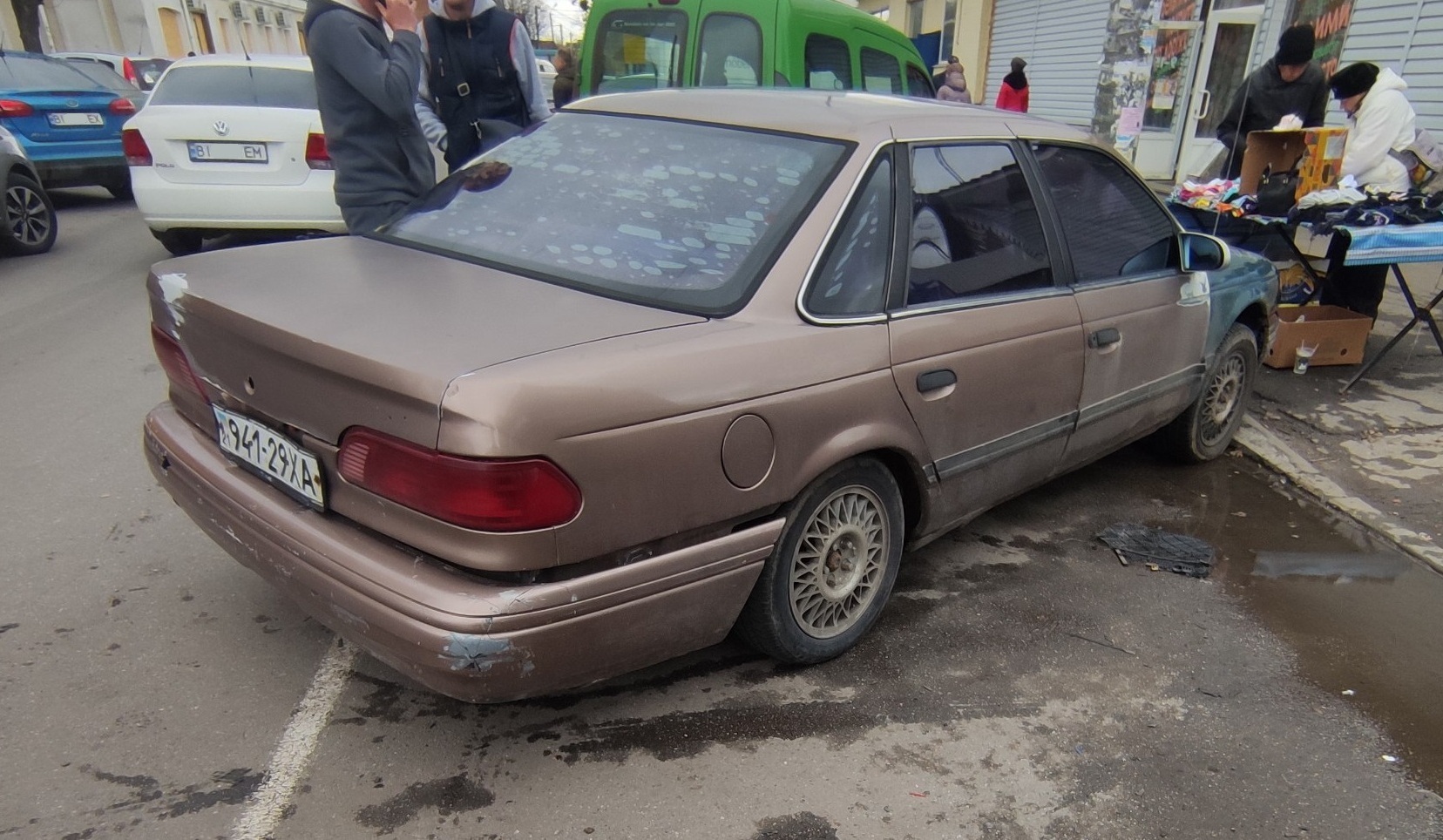 21 941-29 XA, Ford Taurus 2nd gen Sedan (DN5), 1991–1995