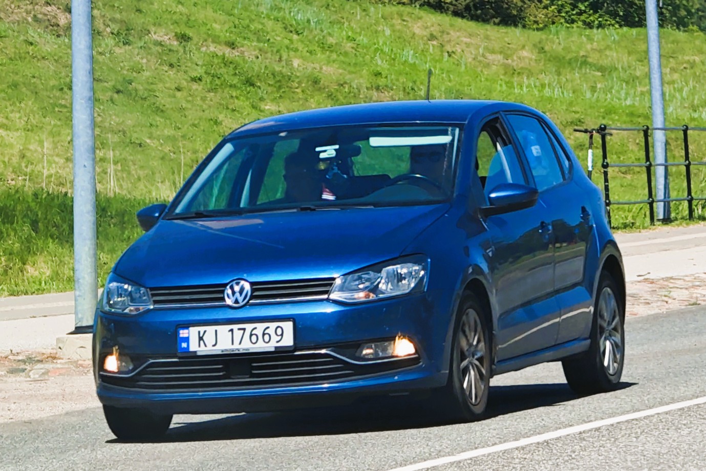 KJ 17669, Volkswagen Polo 5th gen 5-door Hatch (6C), 1st facelift, 2014–2019