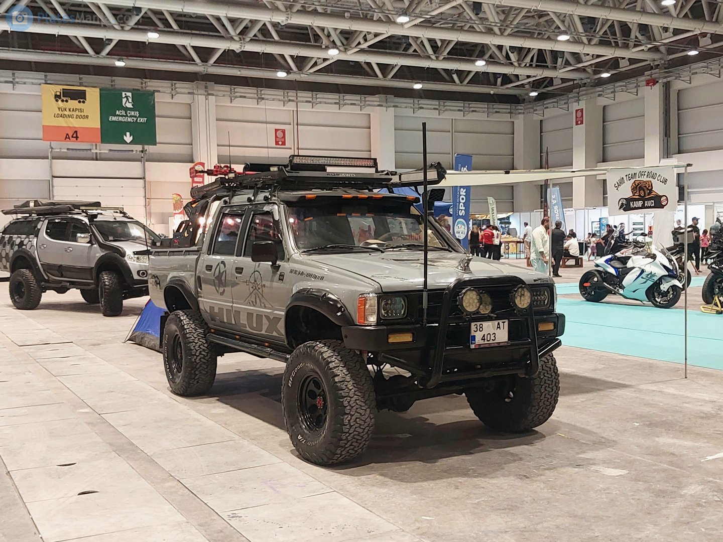 38 AT 403, Toyota Hilux 4th gen (N50/N60/N70), 1983–1997