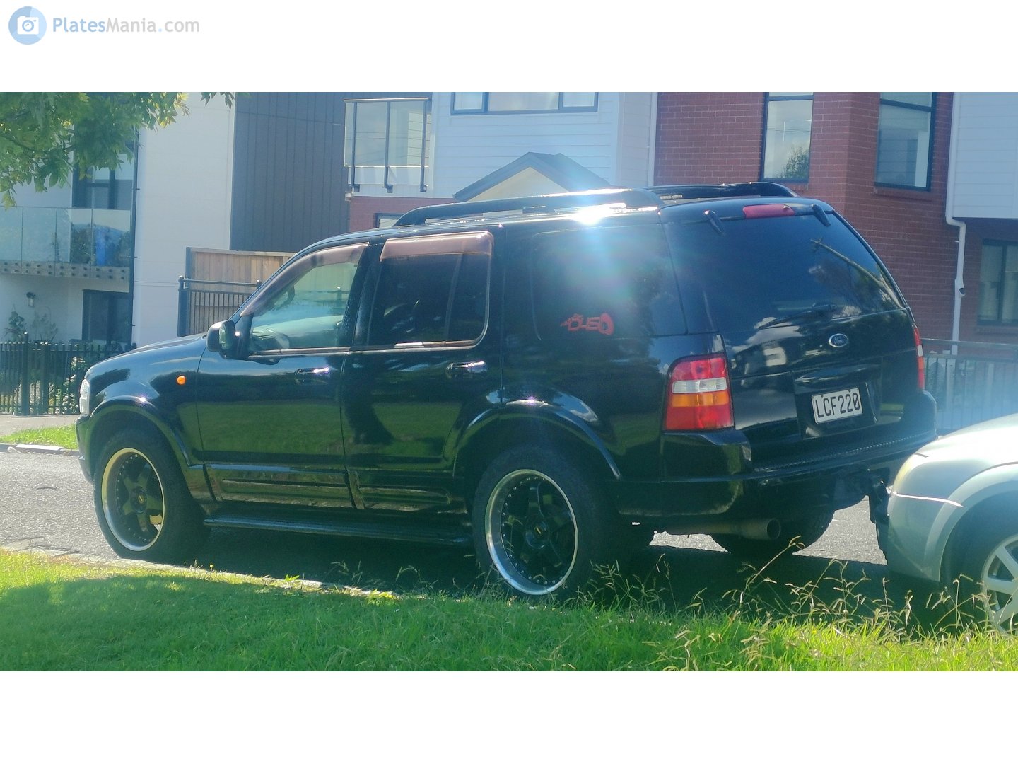 LCF220, Ford Explorer 3rd gen SUV (U152), 2000–2005