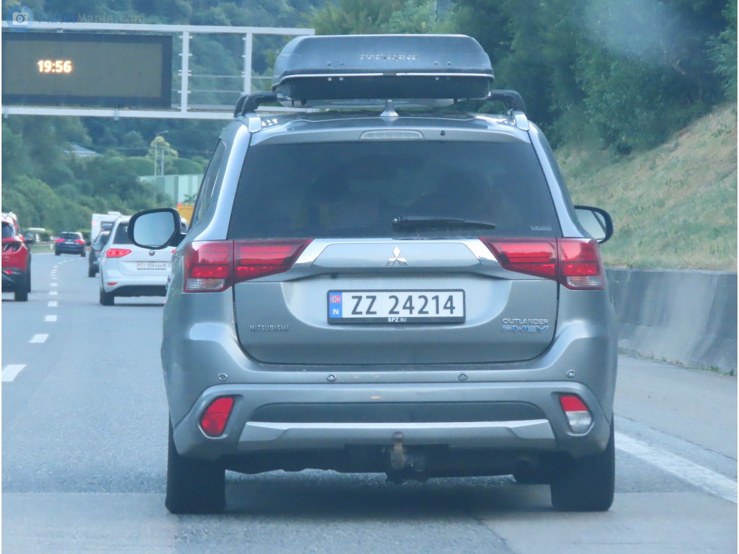 ZZ 24214, Mitsubishi Outlander 3rd gen (GF/GG/ZJ/ZK/ZL), facelift, 2015–2023
