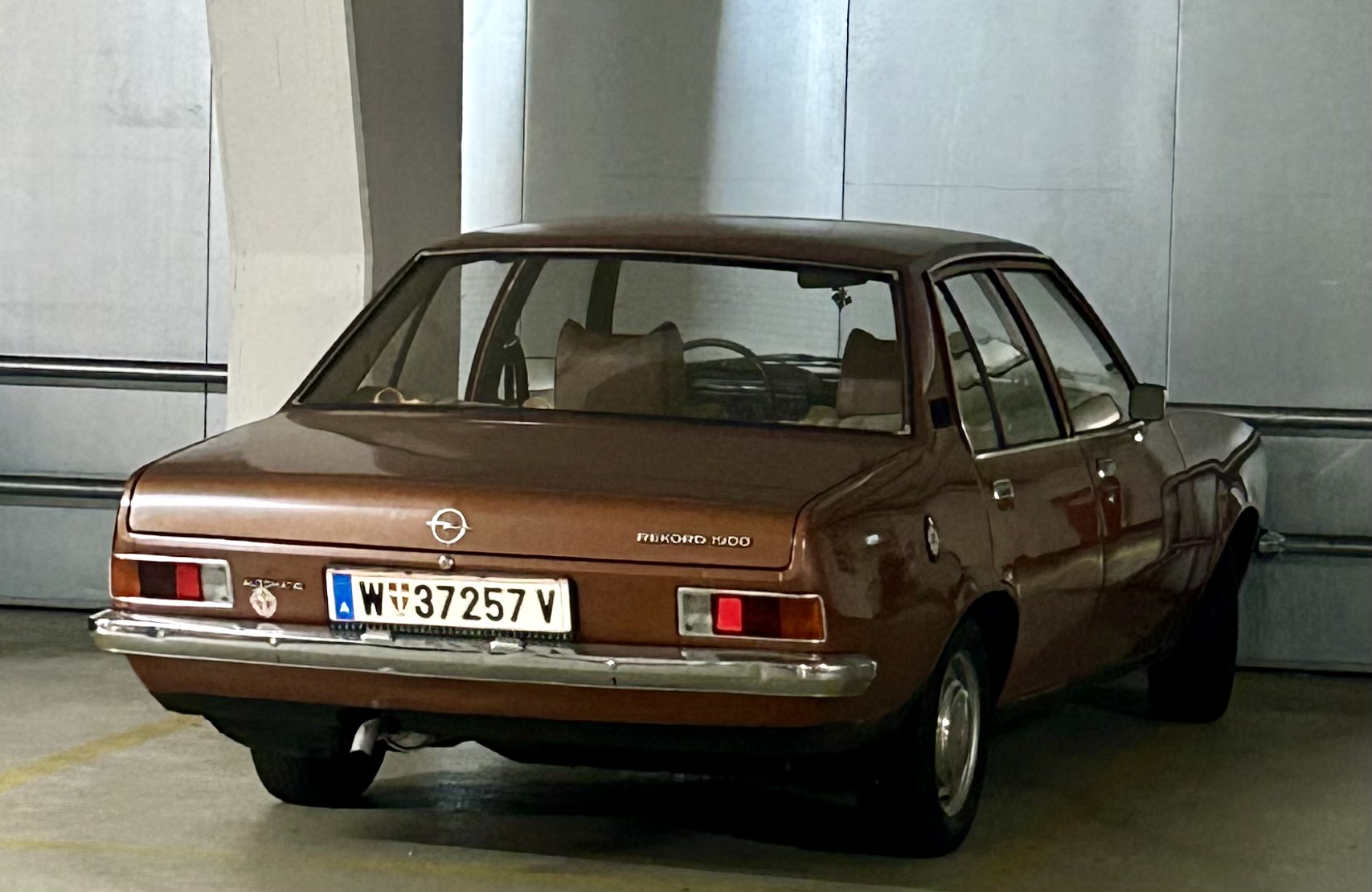 W 37257 V, Opel Rekord 