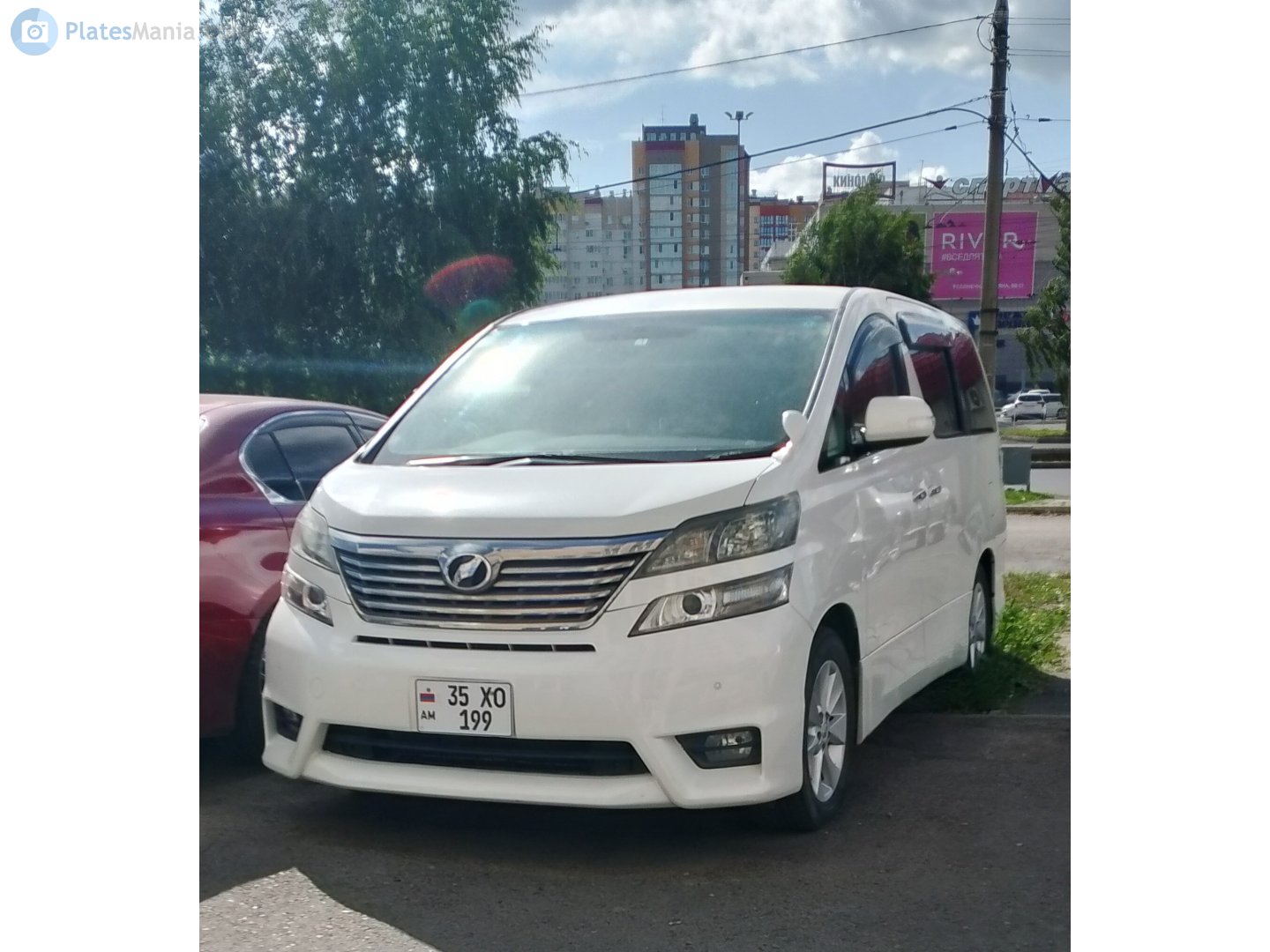 35 XO 199, Toyota Vellfire 