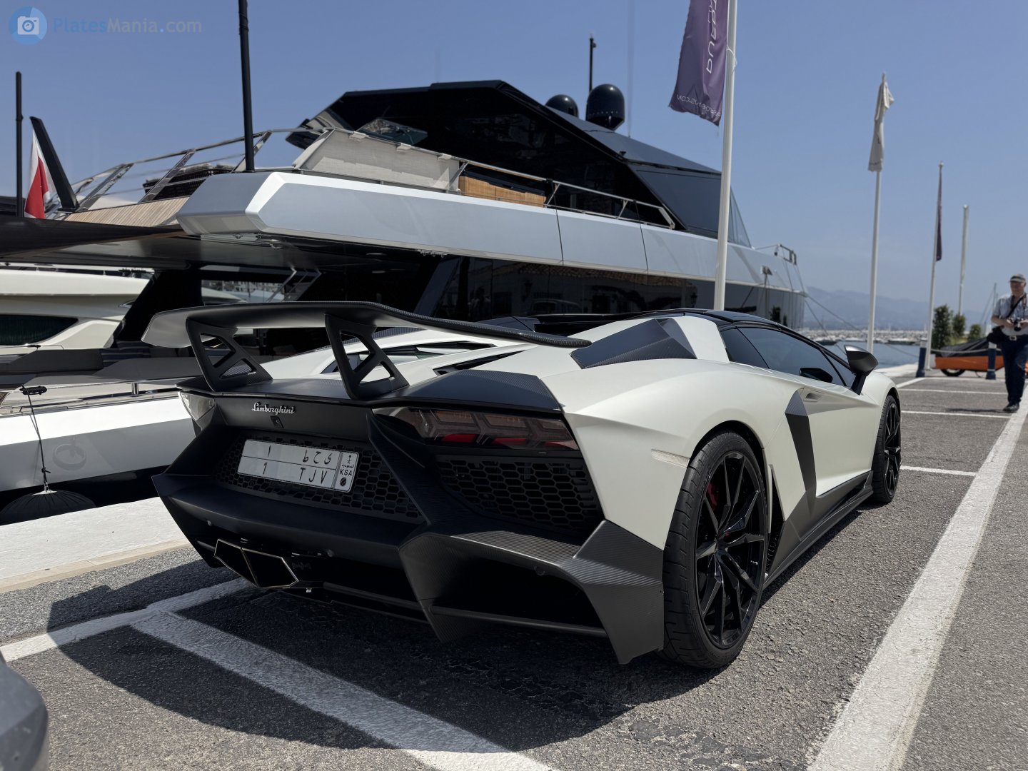 1 TJV, Lamborghini Aventador 