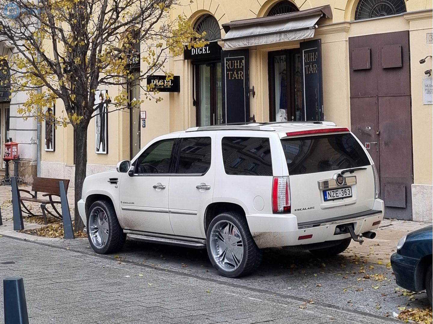 NZE-363, Cadillac Escalade 3rd gen (GMT926), 2006–2014