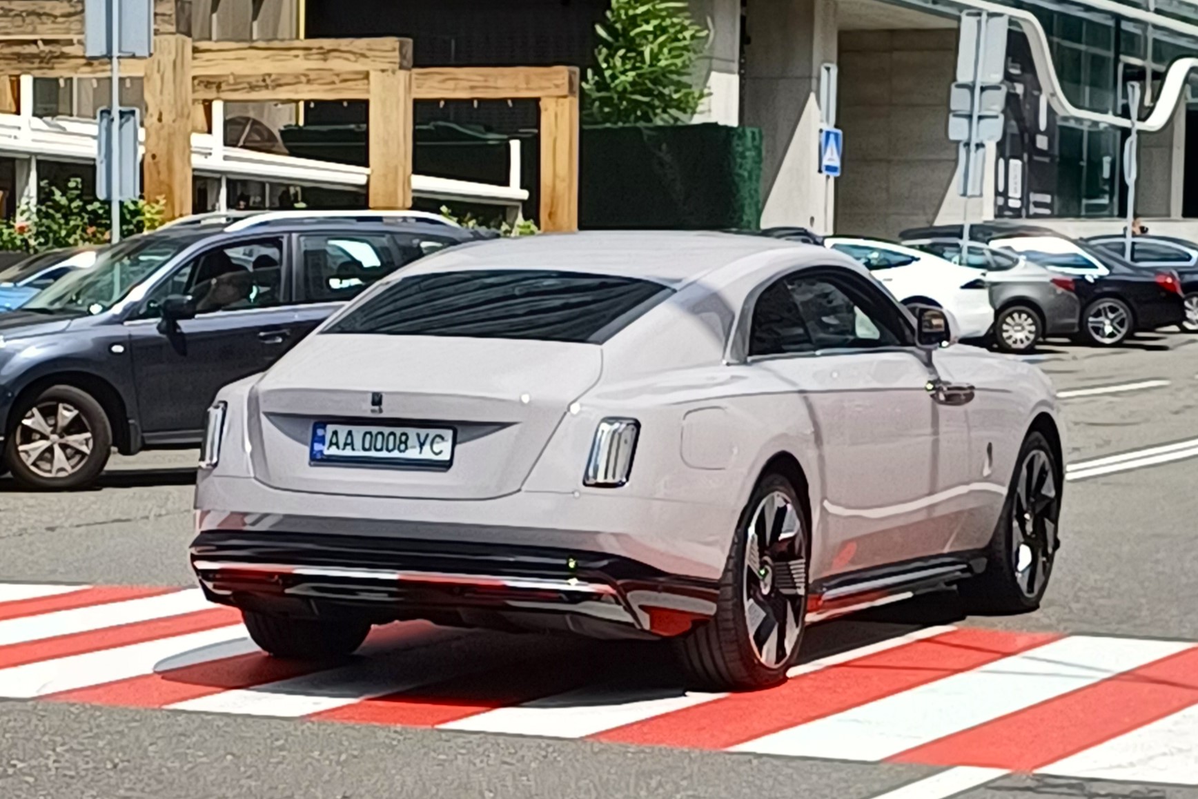 AA 0008 YC, Rolls-Royce Spectre 1st gen, 2023–