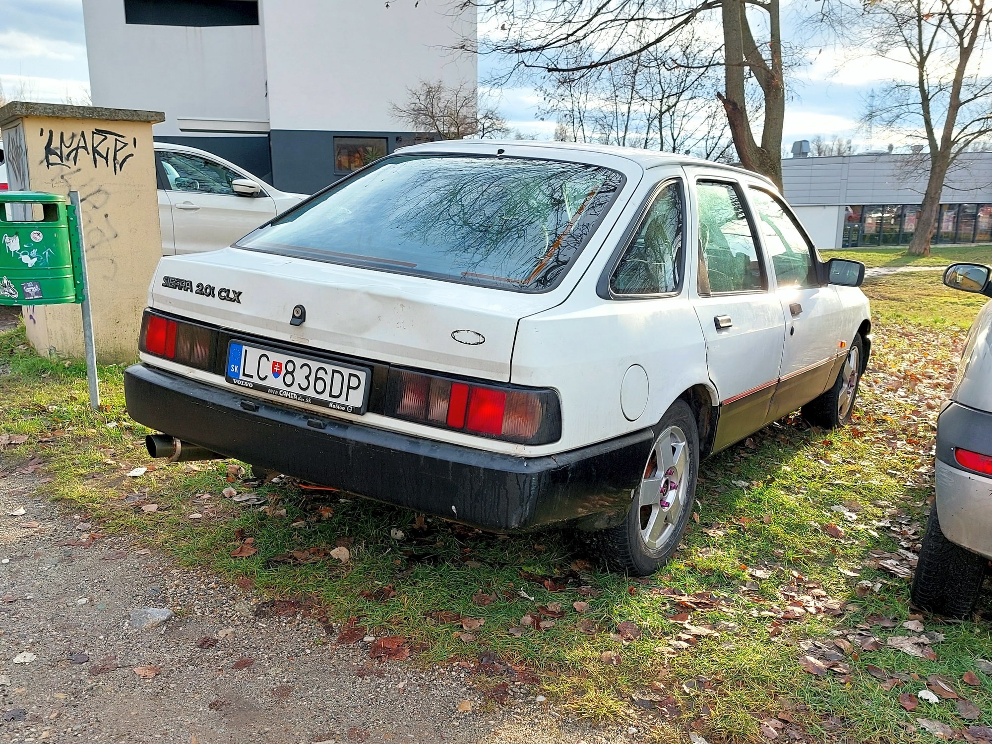 LC-836DP, Ford Sierra 1st gen 5-door Liftback (BAG/GBG), facelift, 1987–1993