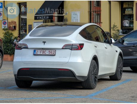 2-FBC-562, Tesla Model Y
