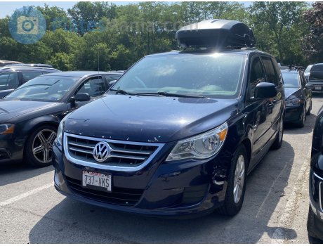 737-VKS, Volkswagen Routan