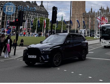 EF24 LHO, BMW X7
