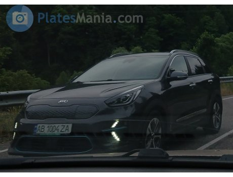 AB 1004 ZA, Kia Niro