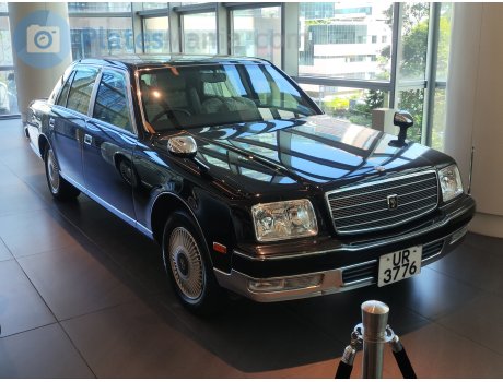 UR 3776, Toyota Century