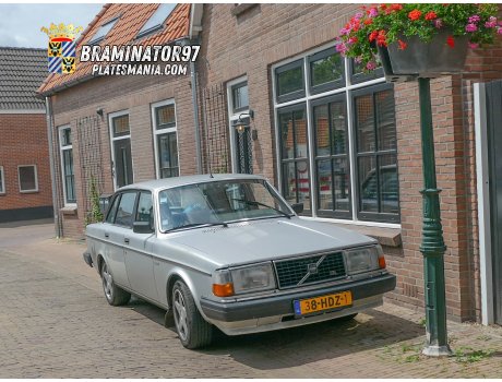 38-HDZ-1, Volvo 240-Series