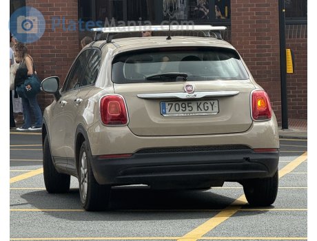 7095 KGY, FIAT 500X