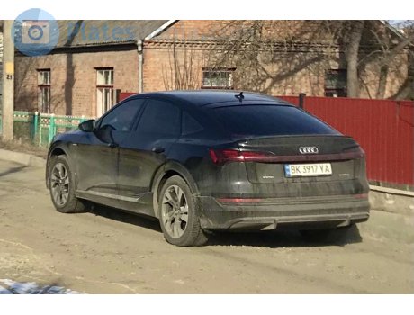 BK 3917 YA, Audi e-tron