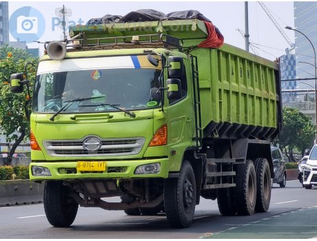 B 9704 TYT, Hino 500 Series