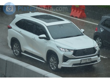 B 1725 ROC, Toyota Innova