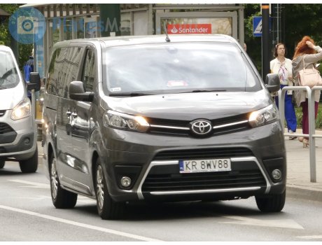 KR 8WV88, Toyota ProAce