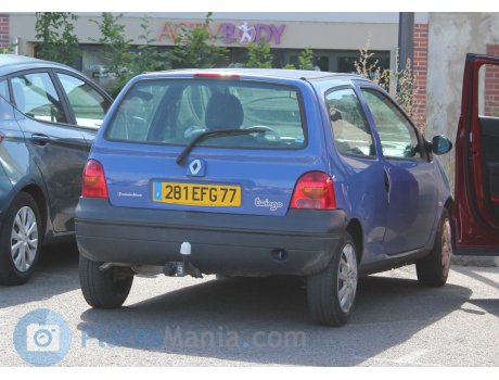281 EFG 77, Renault Twingo