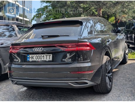 HK 0001 TT, Audi Q8