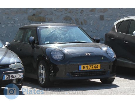 BN 7744, MINI Hatch