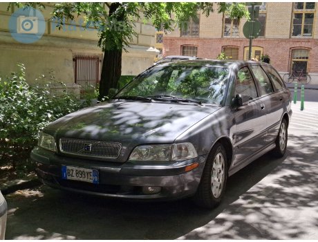 BZ 899 YE, Volvo V40