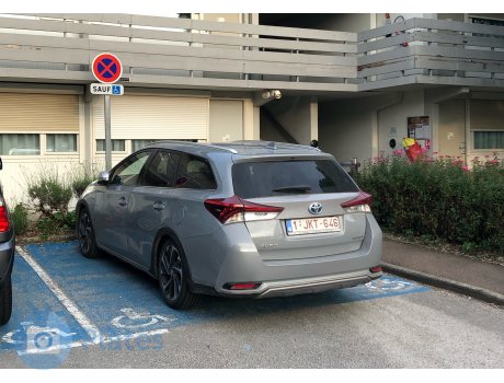1-JKT-646, Toyota Auris