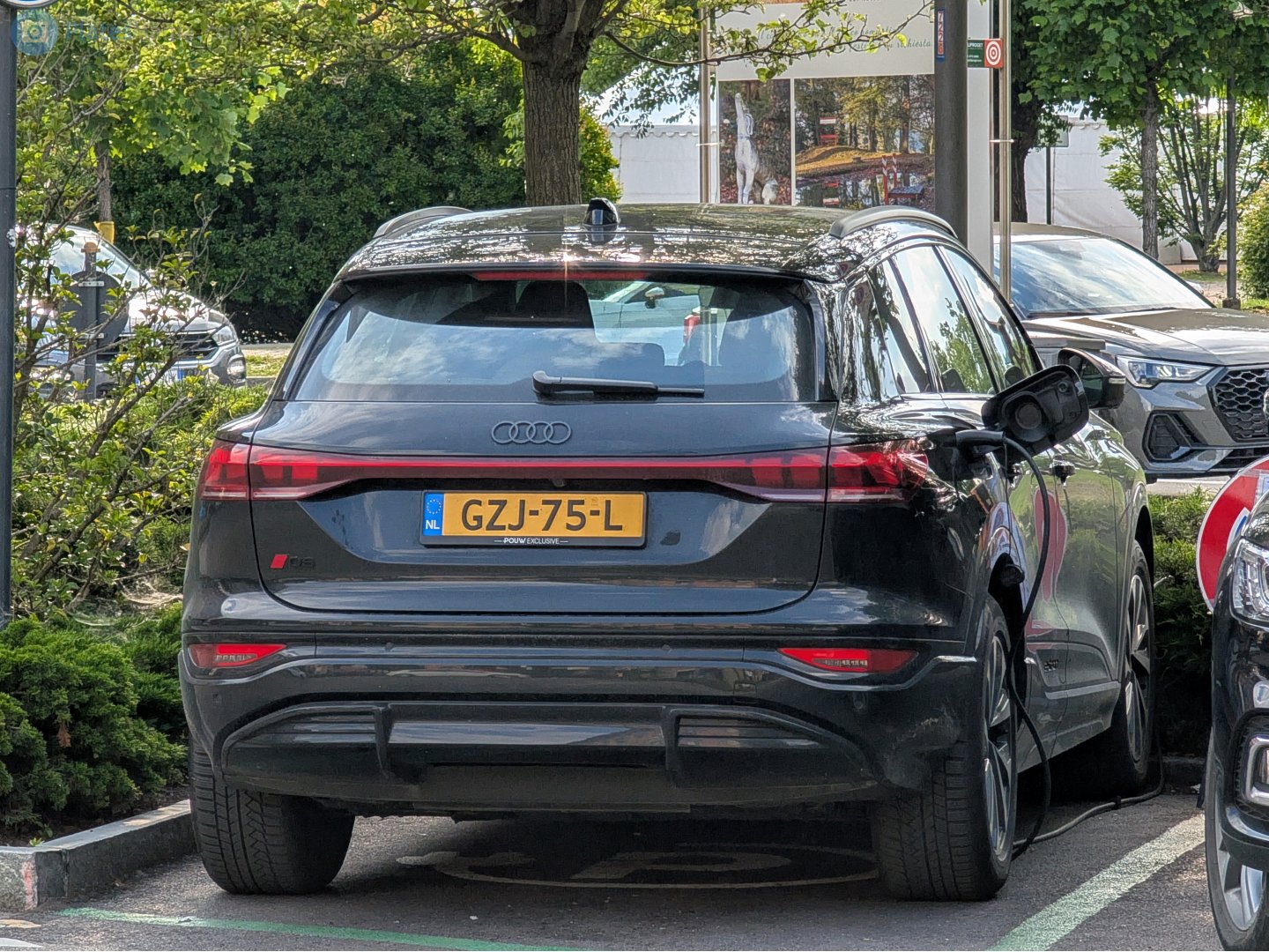 GZJ-75-L, Audi Q6/SQ6 1st gen e-tron SUV, 2024–