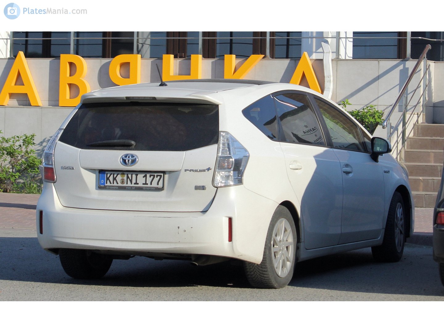 KK NI 177, Toyota Prius 3rd gen α / v / Plus Minivan (ZVW40/ZFW40), 2011–2021