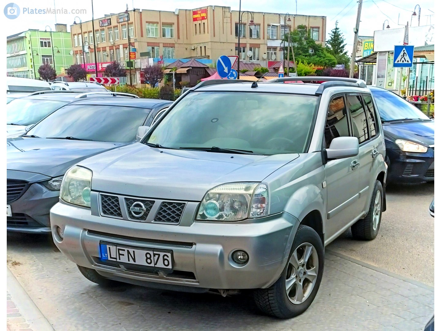 LFN 876, Nissan X-Trail 1st gen (T30), 2000–2007