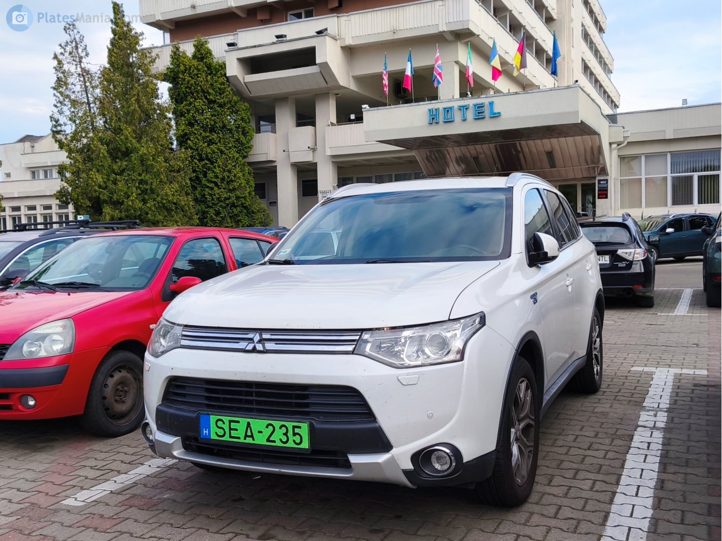 SEA-235, Mitsubishi Outlander 