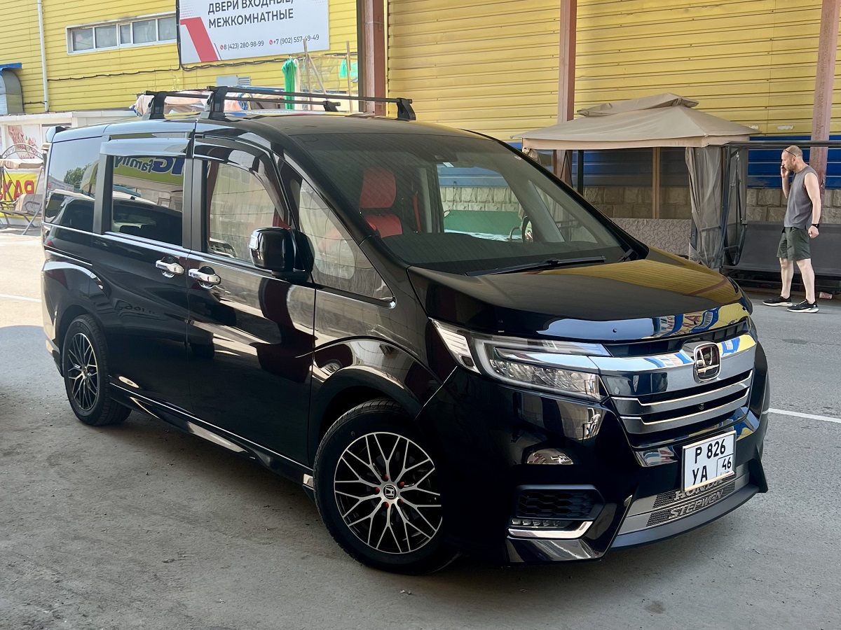 р 826 уа 46, Honda Stepwgn 6th gen (RP6–8), 2022–